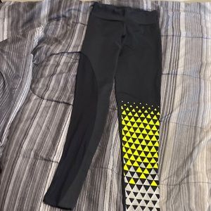 Hipkini athletic leggings TAMANHO G black, yellow size small ?